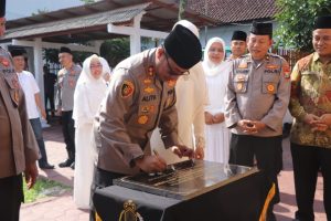 Kapolres Trenggalek Resmikan Renovasi Masjid Baitul Muttaqin