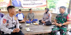 Kapolsek Kertosono Cangkrukan Kamtibmas Bersama Tiga Pilar Desa Nglawak