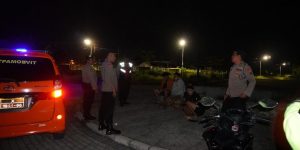 Antisipasi Gangster, Polres Bangkalan Datangi Pemuda Yang Tengah Nongkrong