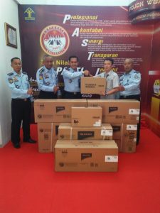 Lapas Narkotika Kelas IIA Pamekasan Kanwil Kemenkumham Jatim Terima Bantuan Sarpras dari PT AVA