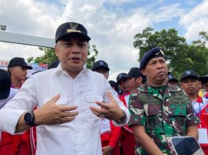 PELAJAR HINGGA PEJABAT PEMKOT SURABAYA MASUK SEKOLAH KEBANGSAAN