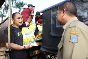 TIGA HARI OPERASI PASAR DIGELAR, PEMKOT SURABAYA GELONTORKAN 32,3 TON BERAS