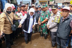 Waspada Penyakit Leptospirosis di Musim Hujan, Gubernur Khofifah Imbau Masyarakat Tingkatkan PHBS dan Pemeriksaan Dini