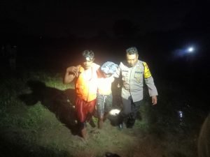 Gerak Cepat Polisi Bersama TNI dan BPBD, Berhasil Selamatkan 19 Warga Terjebak di Sungai Brantas