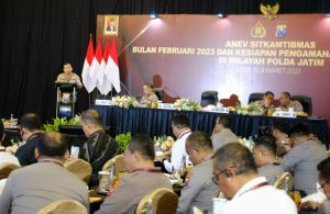 Pimpin Anev Sitkamtibmas, Kapolda Jatim Apresiasi Bupati dan Walikota yang Peduli Perlintasan Kereta Api