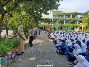 Polsek Semampir Adakan Giat Penyuluhan di SMPN 11, Hindari Perbuatan Negatif Dengan Perkuat Iman