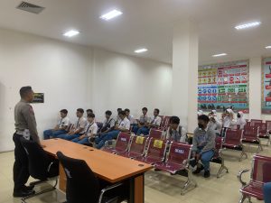 Sim Cak Tejo Goes To School Siswa SMK Negeri 4 Surabaya