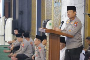 Kapolda Jatim Beri Himbauan Kamtibmas Saat Jum’at Curhat di Masjid Agung Surabaya