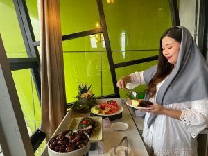 MaxOne Hotel Darmahusada Adakan Buka Puasa Sambil Menikmati Suasana Langit Senja