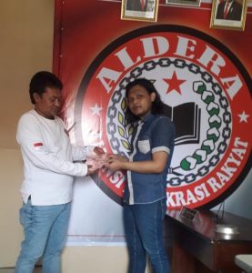 Ormas ALDERA Serahkan Uang Sumbangan Buat Pembangunan Musholla di Sidonipah