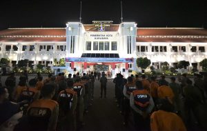 OPERASI SKALA BESAR YANG DIGELAR PEMKOT SURABAYA AMANKAN SEJUMLAH PELANGGAR KETERTIBAN UMUM
