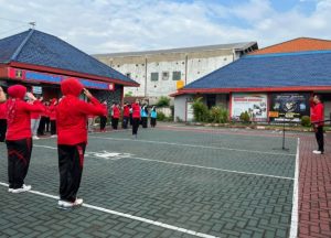 Bapas Surabaya Melaksanakan Apel Pagi Dirangkaikan Dengan Upacara Pembukaan Pekan Olahraga dalam rangka memperingati HBP Ke-59