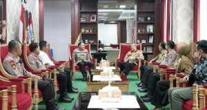 Perkuat Jalinan Silaturahmi Bersama Akademisi, Kapolrestabes Surabaya Kunjungi Rektor Universitas Muhammadiyah