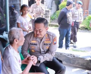 Salurkan Bansos, Kapolres Kediri Berbagi di Bulan Ramadhan