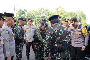 KAPOLRES SUMENEP MENGHADIRI KEGIATAN UPACARA PENGUKUHAN BATALYON D PELOPOR SATBRIMOB POLDA JATIM