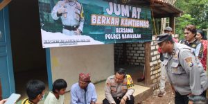 Jum’at Berkah Kamtibmas, Kapolres Bangkalan Resmikan Bedah Rumah di Tragah