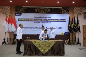 Kakanwil Kemenkumham Jatim Pimpin Jajaran Tandatangani Komitmen Aksi Pencegahan Korupsi