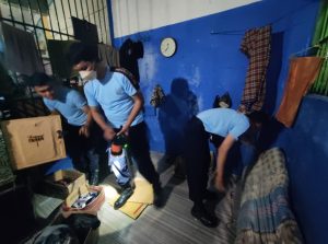 Gandeng TNI POLRI, Lapas Kelas I Surabaya Laksanakan Pemasyarakatan Bersih-bersih Blok Hunian