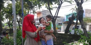 GAYUNG BERSAMBUT, PROGRAM SURABAYA BERGERAK JUGA MENYASAR STUNTING HINGGA BIKIN DAPUR UMUM
