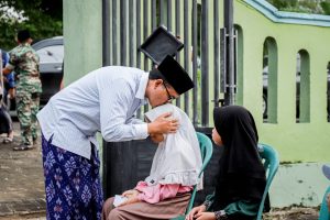 BUPATI PAMEKASAN SAPA WARGA PASEAN DAN SANTUNI ANAK YATIM