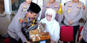 Ini Pesan KH Anwar Mansyur Pengasuh Ponpes Lirboyo Untuk Polri Saat Pam ops Ketupat 2023