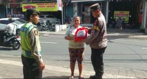 Berikan Bantuan Kemanusiaan Untuk Negeri, Polsek Denpasar Barat Hadir Untuk Kemanusiaan