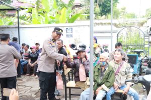 Giliran Penyandang Disabilitas Menerima Bansos dari Polres Nganjuk