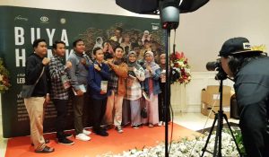 Menonton Film Buya Hamka MEMBACA HAMKA DI LAYAR FILM