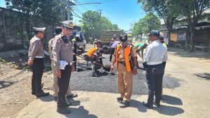 Satlantas Polres Gresik Koordinasi Jalan Rusak Jelang Operasi Ketupat Semeru 2023