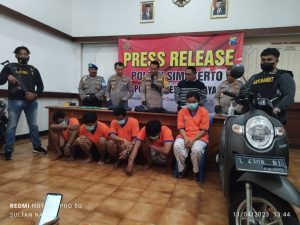 Polsek Simokerto Berhasil Ungkap Lima Pencuri Motor, Satu diantaranya Wanita Yang Sedang Hamil