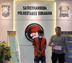 Nyambi Jualan Sabu, Pedagang Buah Diamankan Sat Resnarkoba Polrestabes Surabaya