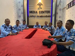 LAPAS PAMEKASAN IKUTI ZOOM MEETING PENGUATAN KAMTIB MENJELANG IDUL FITRI
