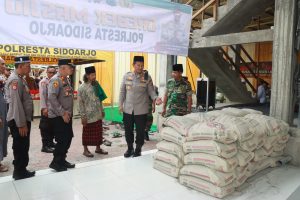 Kapolresta Sidoarjo Laksanakan Program Grebek Masjid, Berbagi Untuk Kebaikan