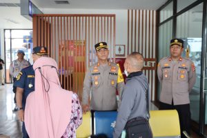 Usai Mengikuti Apel Gelar Pasukan Kapolres Badung Langsung Cek Pos Pospam dan Posyan