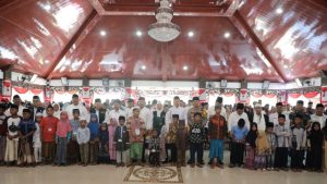 Bupati dan Wabup Dampingi Gubernur Khofifah Santuni 500 Anak Yatim di Kabupaten Sampang