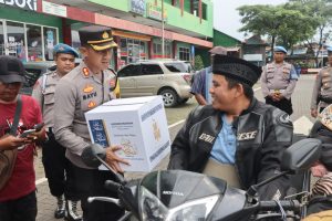 Penyandang Disabilitas Terima Tali Asih di Posyan Polres Pasuruan
