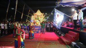 Wujud Pelestarian Budaya, Bupati dan Wabup Sampang Lepas Peserta Daul Combo