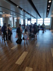 IMIGRASI NGURAH RAI DEPORTASI WN BRITANIA RAYA (INGGRIS) YANG OVERSTAY