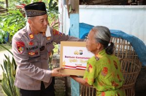 Polri Peduli, Polres Tulungagung Berikan Bantuan Sosial Untuk Warga
