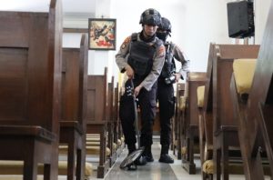 Jelang Jumat Agung Polres Tanjungperak Sterilisasi di Beberapa Gereja