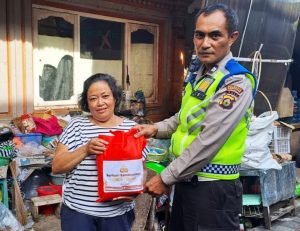 Polsek Kuta Salurkan Paket Sembako Bantuan Kemanusiaan Untuk Negeri Wujud Polri Peduli Masyarakat