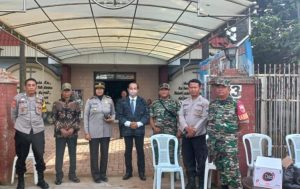 Antisipasi Gangguan Kamtibmas, Kapolsek Kertosono Pimpin Giat Pengamanan Ibadah Jumat Agung