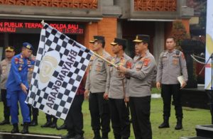 Kapolda Bali Lepas Rombongan Kendaraan Pengangkut Ribuan Sembako