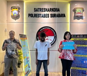 Gerebek Kawasan Pesapen Barat, Sat Resnarkoba Polrestabes Surabaya Bekuk Pengedar Sabu-Sabu