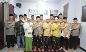 Awali Tugas, Wakapolda Jatim Silaturahmi ke Sejumlah Ponpes di Kediri