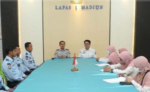 Dinas Kesehatan Kota Madiun Laksanakan Visitasi Klinik Lapas I Madiun