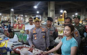 Kapolres AKBP Teguh Priyo Wasono Turun Langsung Cek Harga Bapokting