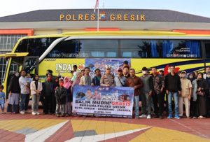 Polres Gresik Berangkatkan 4 Bus Balik Mudik Tujuan Semarang Dan Jakarta