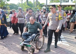 Kapolres Nganjuk Berangkatkan Rombongan Program Balik Mudik Gratis Nganjuk – Jakarta
