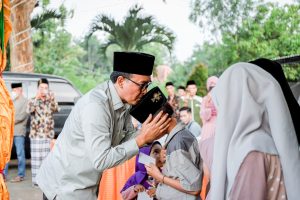 TERNYATA INI MISI BUPATI PAMEKASAN GELONTORKAN BANYAK BEASISWA SANTRI